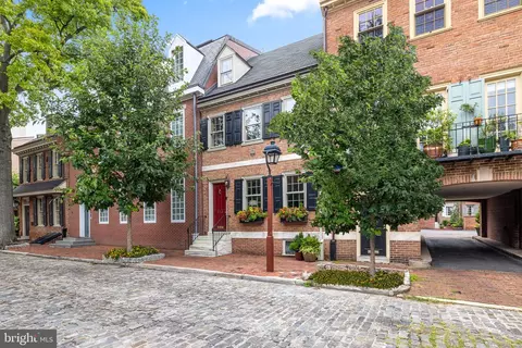 213 Delancey St, Philadelphia, PA 19106