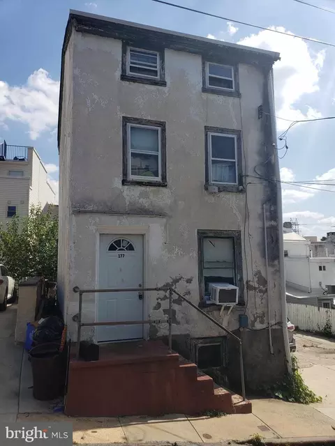 177 Maiden St, Philadelphia, PA 19127