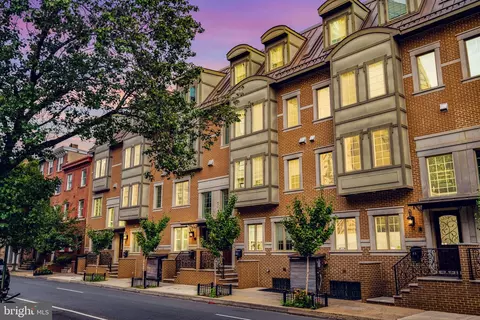 1817 Lombard St, Philadelphia, PA 19146