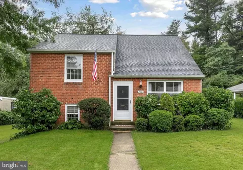 8421 Chippewa Rd, Philadelphia, PA 19128