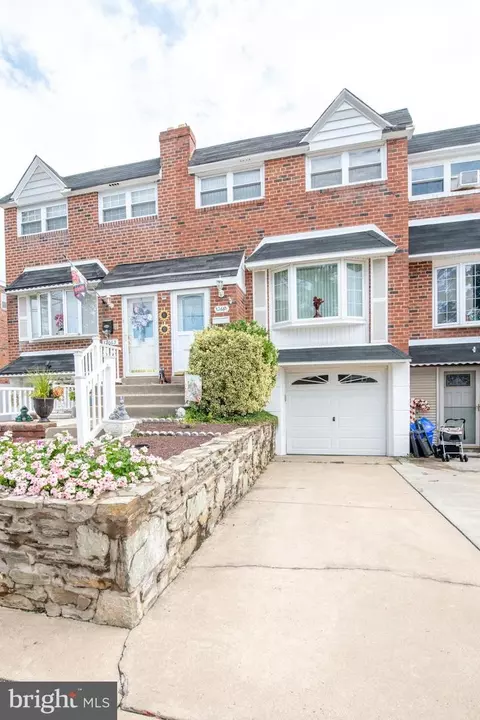 12661 Biscayne Dr, Philadelphia, PA 19154