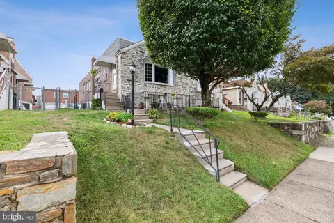 8831 Revere St, Philadelphia, PA 19152