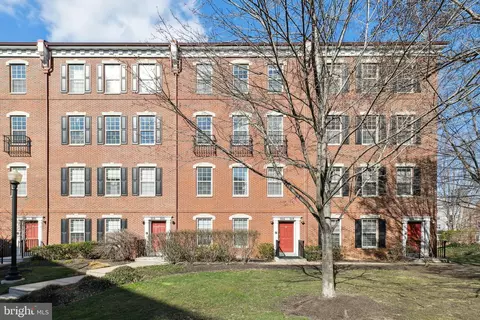 315 Admirals Way, Philadelphia, PA 19146