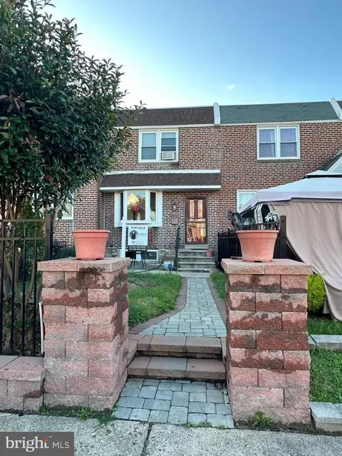 6332 Farnsworth St, Philadelphia, PA 19149