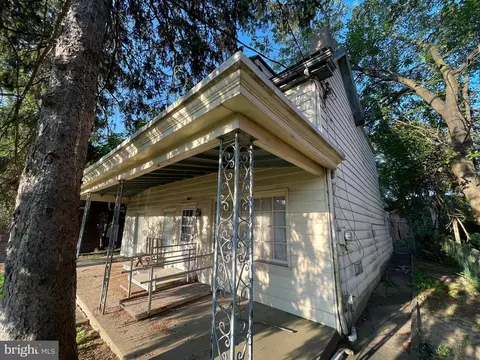 1954 Bridge St, Philadelphia, PA 19124