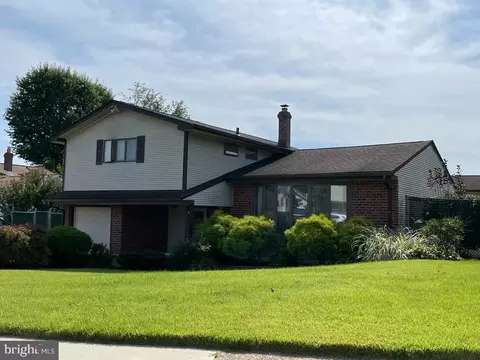 110 Pocasset Rd, Philadelphia, PA 19115