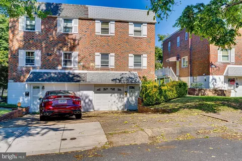 8850 Manchester Ave, Philadelphia, PA 19152