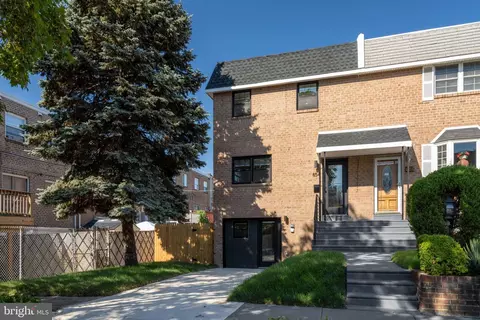 854 N 5th St, Philadelphia, PA 19123