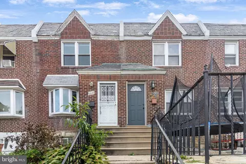 6611 Oakland St, Philadelphia, PA 19149