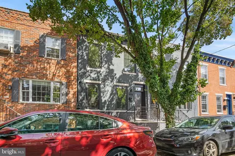919 Moore St, Philadelphia, PA 19148