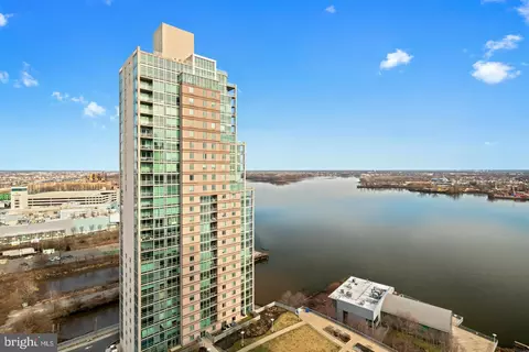 901 N Penn St #F1909, Philadelphia, PA 19123