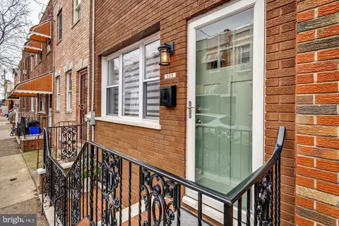 818 Watkins St, Philadelphia, PA 19148