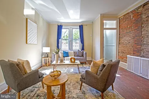 1635 Bainbridge St, Philadelphia, PA 19146