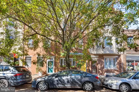 904 S 10th St, Philadelphia, PA 19147
