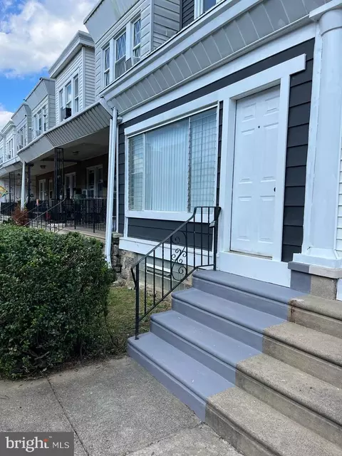 4735 Oakmont St, Philadelphia, PA 19136
