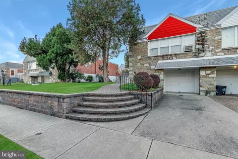 9940 Sandy Rd, Philadelphia, PA 19115