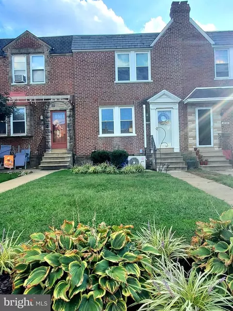 2922 Knorr St, Philadelphia, PA 19149