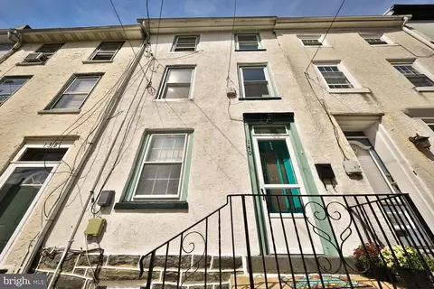 140 Conarroe St, Philadelphia, PA 19127