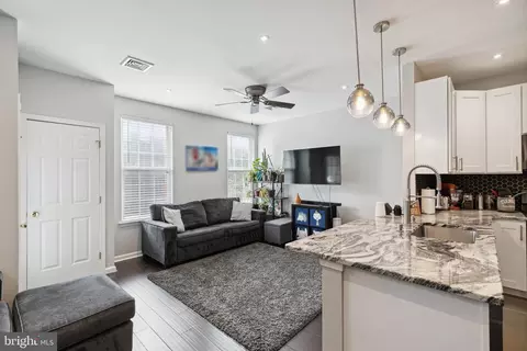 3153 W Thompson St, Philadelphia, PA 19121