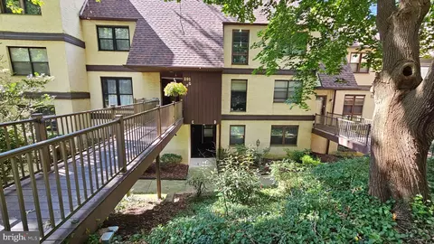 291 Shawmont Ave #D, Philadelphia, PA 19128