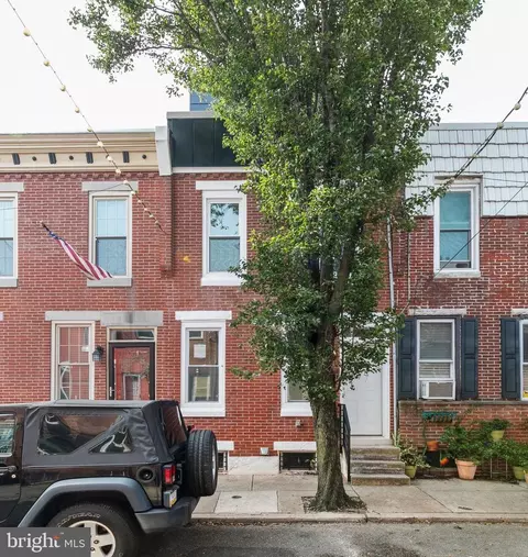 124 Mercy St, Philadelphia, PA 19148