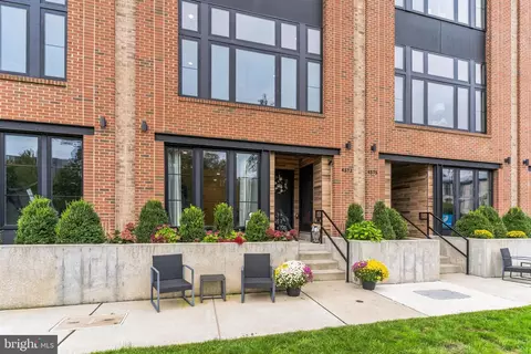 4573 Riverside Way, Philadelphia, PA 19127