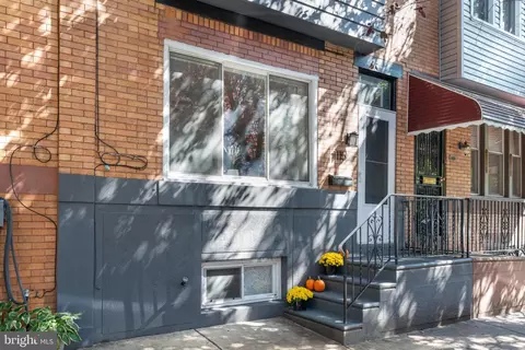 1115 Linn St, Philadelphia, PA 19147