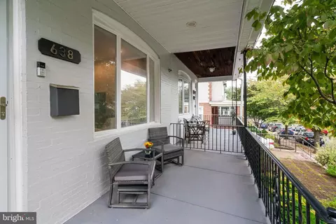 638 Hermitage St, Philadelphia, PA 19128