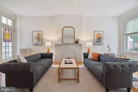 2216 Wallace St, Philadelphia, PA 19130