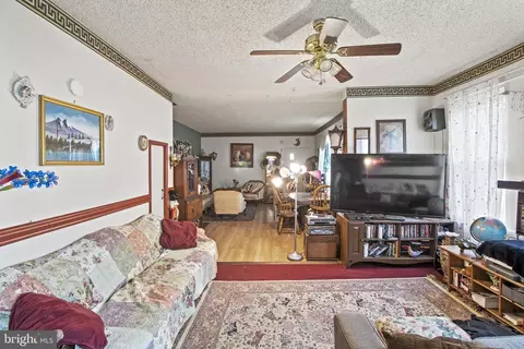 4416 Devereaux St, Philadelphia, PA 19135