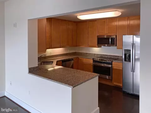 717 S Columbus Blvd #614, Philadelphia, PA 19147