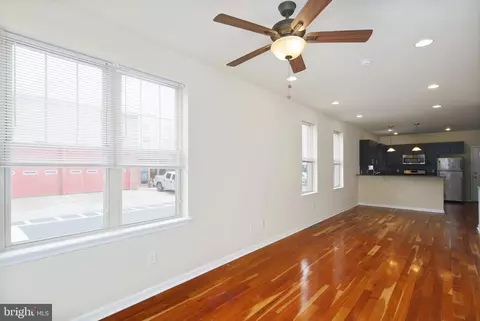 825 N 16th St, Philadelphia, PA 19130