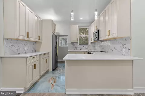 118 E Albanus St, Philadelphia, PA 19120