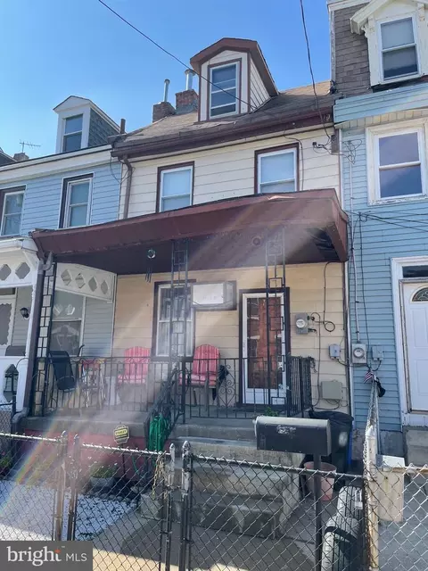 2702 Pratt St, Philadelphia, PA 19137