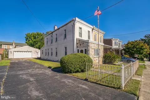 606 Hermitage St, Philadelphia, PA 19128