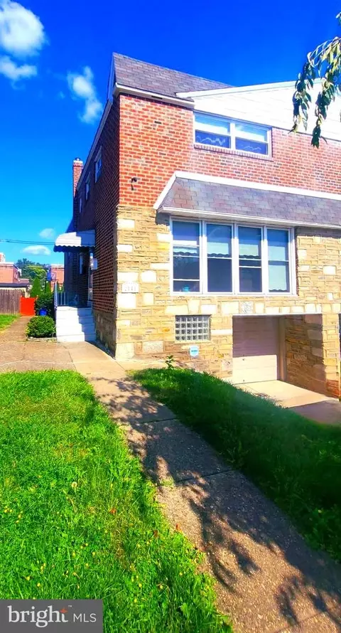 2141 Hoffnagle St, Philadelphia, PA 19152