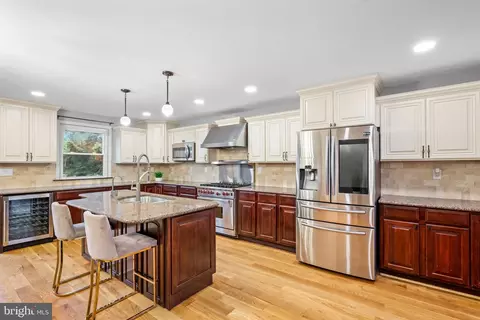 10217 Kilburn Rd, Philadelphia, PA 19114