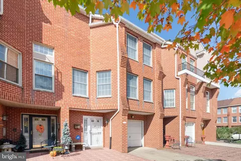 3226 Chaucer St, Philadelphia, PA 19145