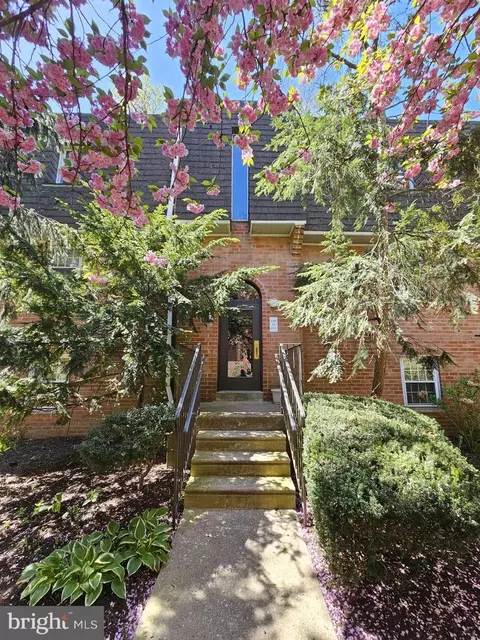 4000 Gypsy Ln #247B2, Philadelphia, PA 19129