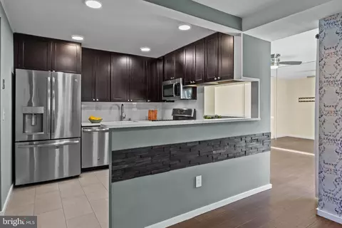 5027 S Convent Ln #H, Philadelphia, PA 19114