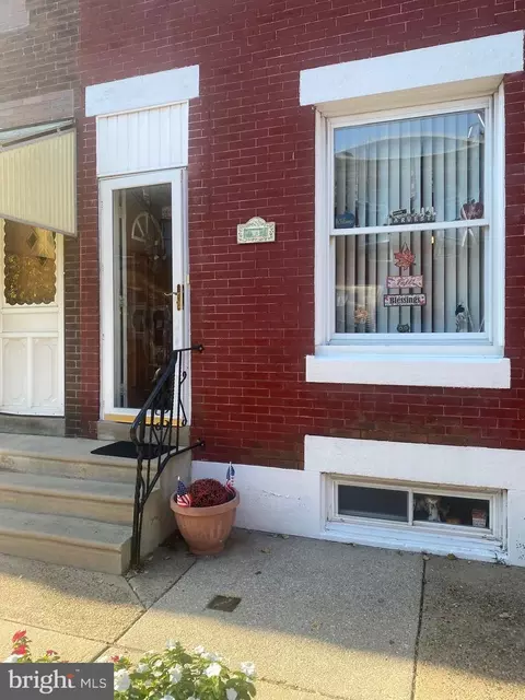 3076 Chatham St, Philadelphia, PA 19134