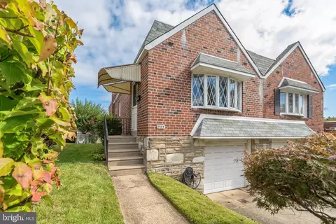 923 Kendrick St, Philadelphia, PA 19111