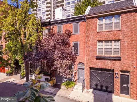 1923 Manning St, Philadelphia, PA 19103