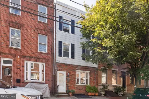 732 Carpenter St, Philadelphia, PA 19147