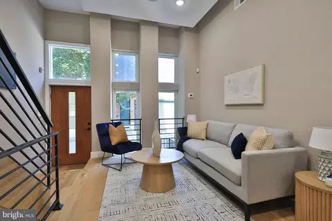 2008 Waverly St, Philadelphia, PA 19146
