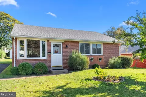719 Stelwood Dr, Philadelphia, PA 19115