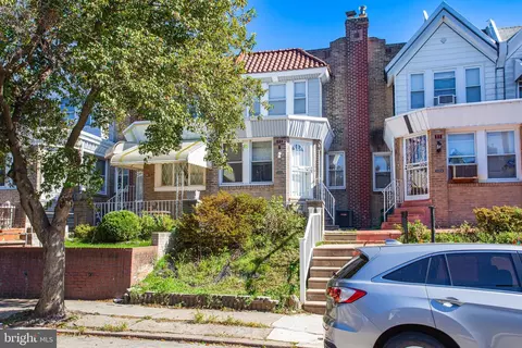5813 N 15th St, Philadelphia, PA 19141