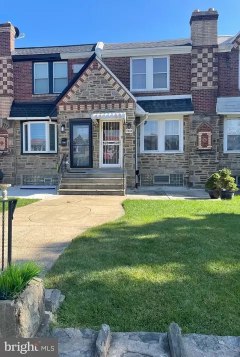 7233 Charles St, Philadelphia, PA 19135