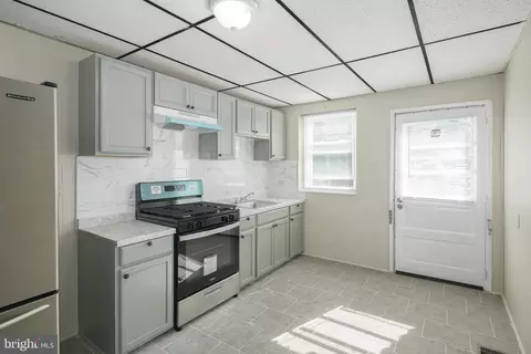 6322 Theodore St, Philadelphia, PA 19142