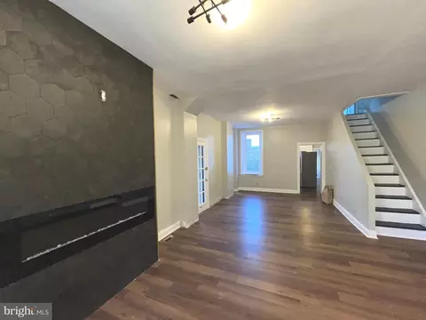 409 Lemonte St, Philadelphia, PA 19128